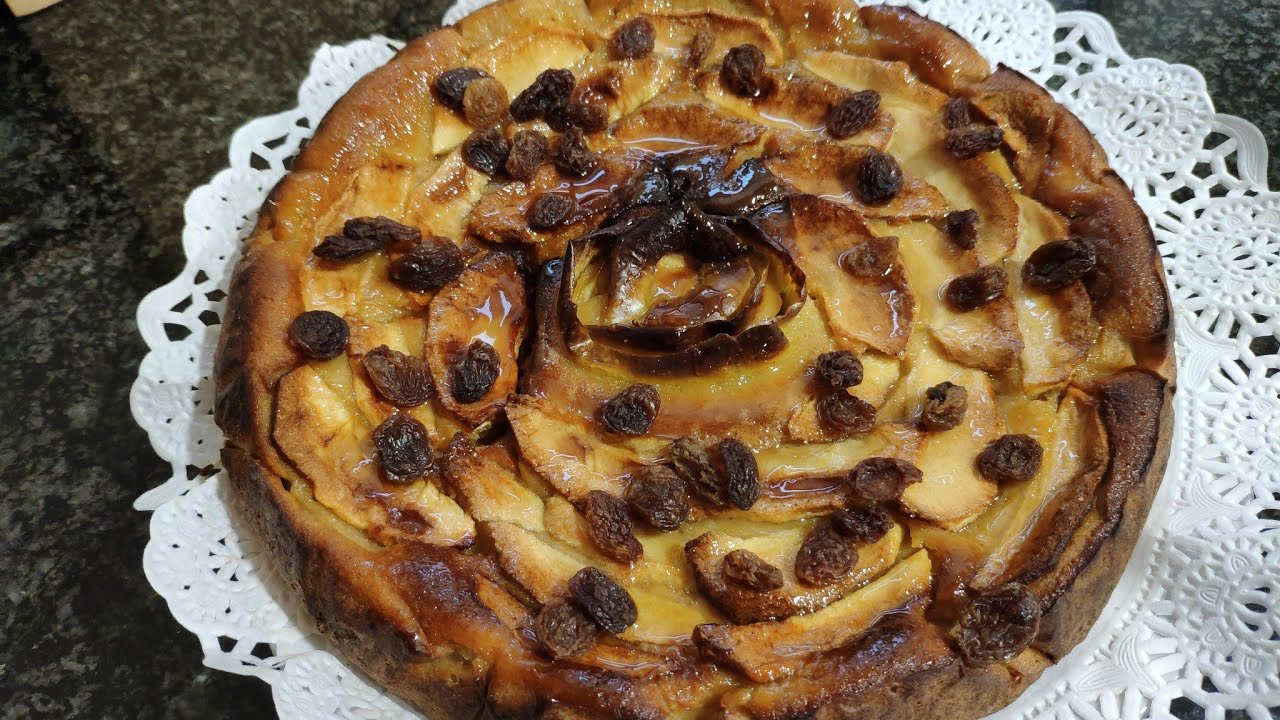 bizcocho de pan duro y manzana