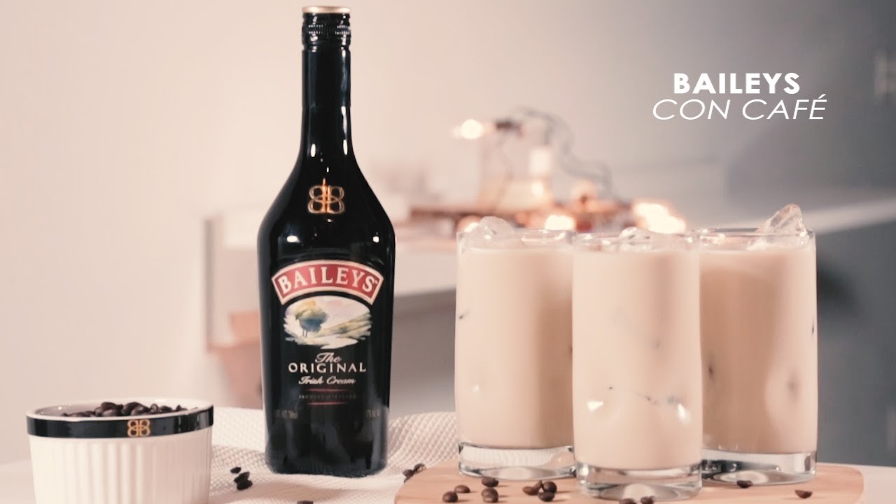 café con baileys y hielo