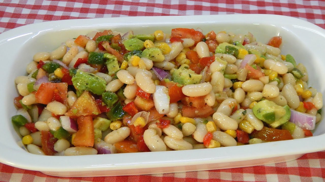 ensalada de alubias con aguacate
