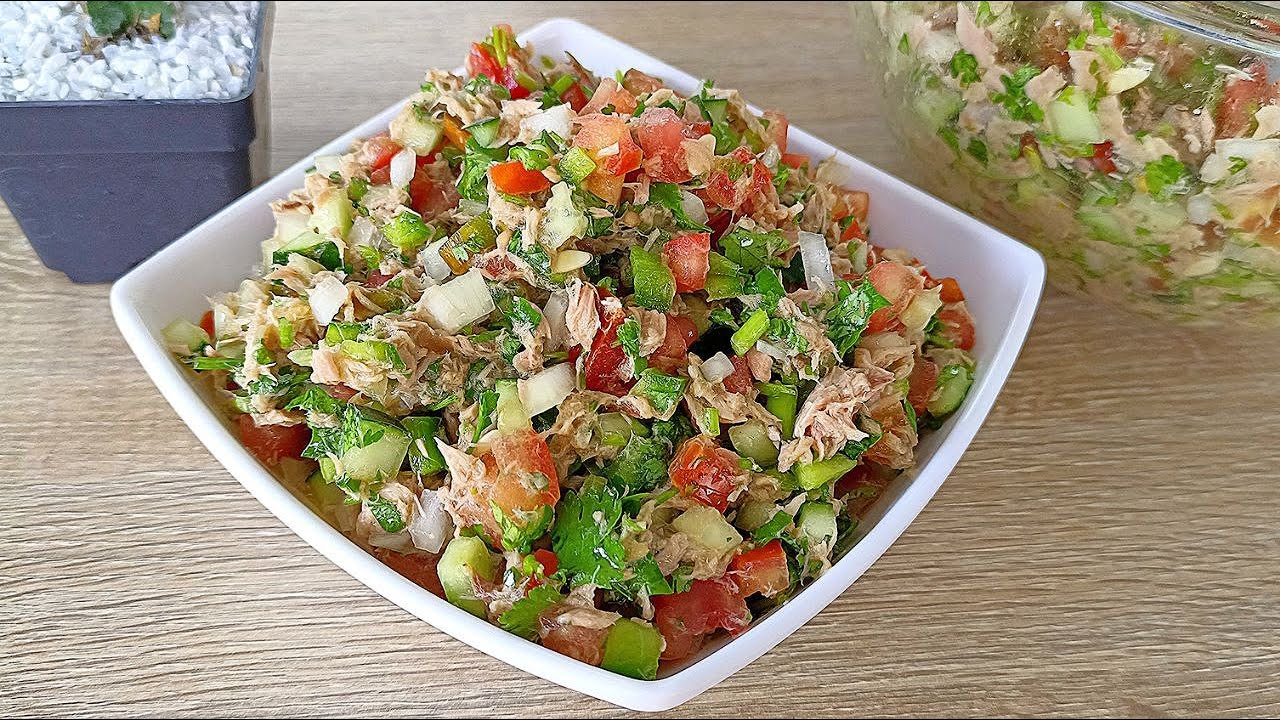ensalada de guisantes y atún