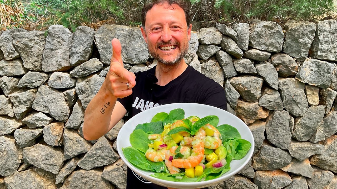 ensalada de langostinos y lechuga