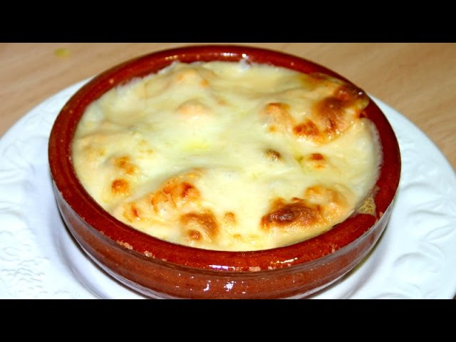 huevos con bechamel y atún