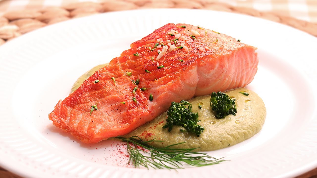 salmón en salsa de almendras