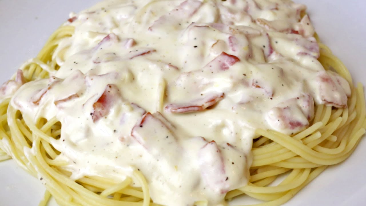 salsa carbonara con nata y bacon