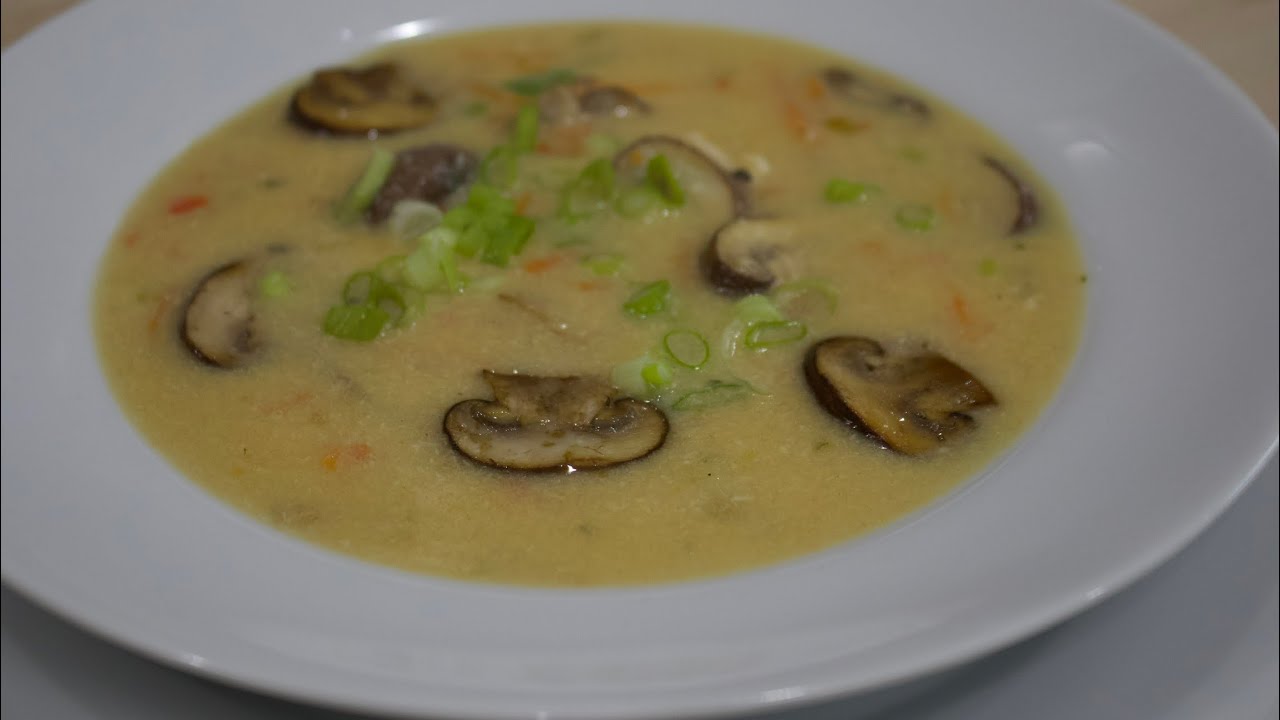 sopa de pollo con champiñones