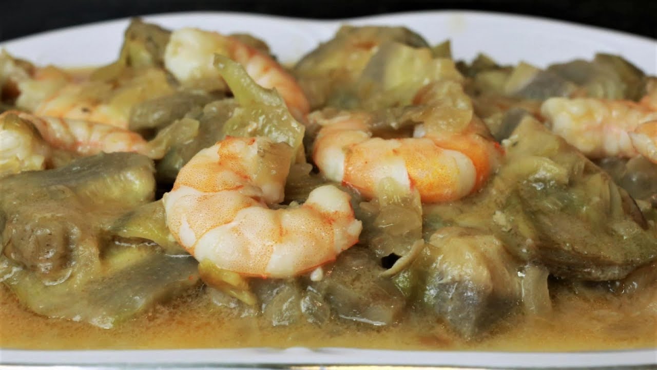 alcachofas en salsa con gambas