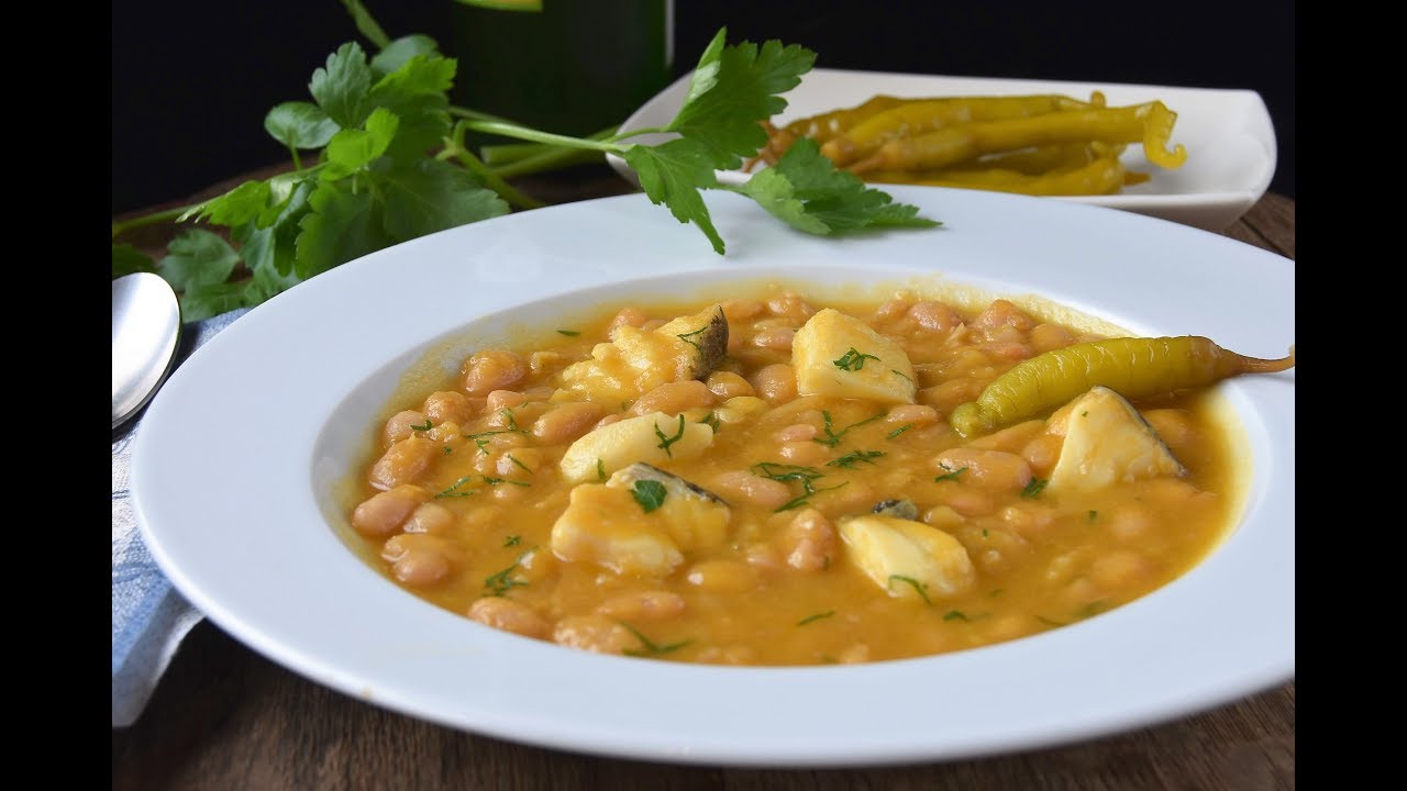 alubias de bote con bacalao