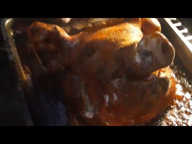 cabeza de cerdo al horno