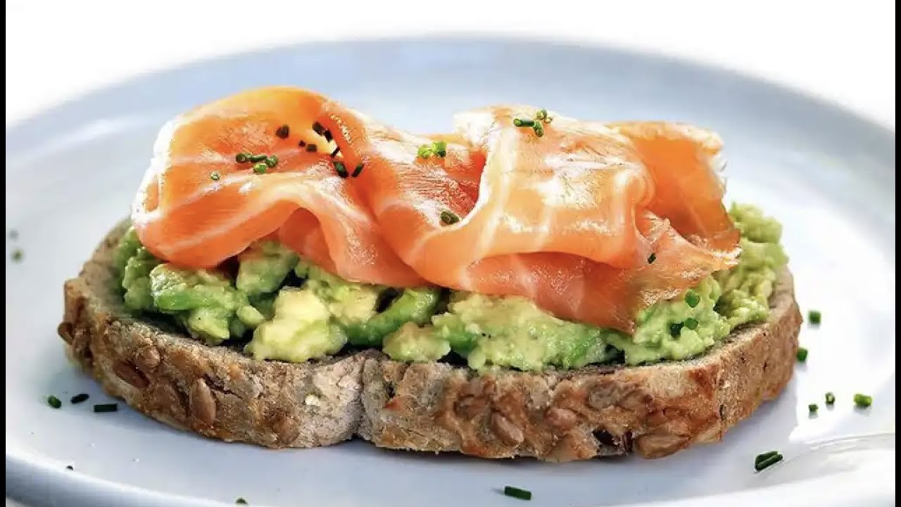cenas con aguacate y salmón