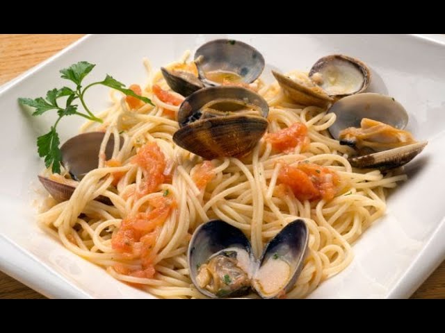 espaguetis con almejas a la marinera