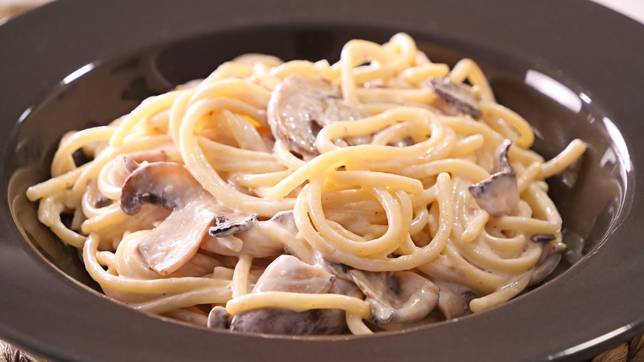 espaguetis con champiñones y nata