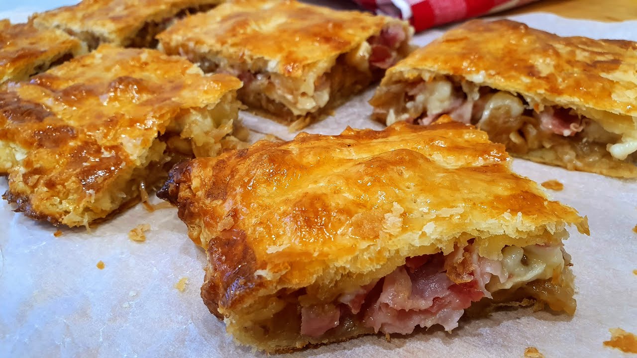 hojaldre de bacon queso y cebolla