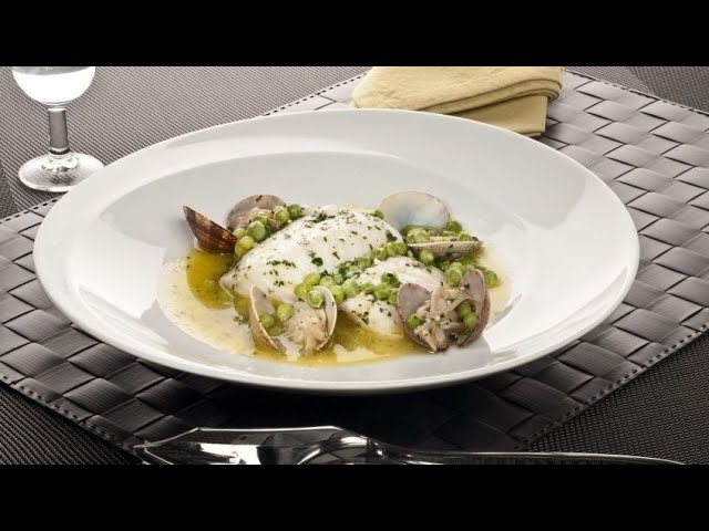 merluza con almejas y guisantes