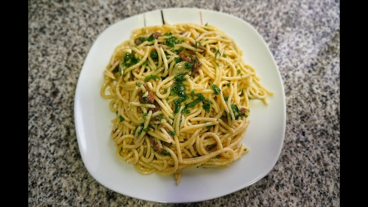 pasta con anchoas y ajo