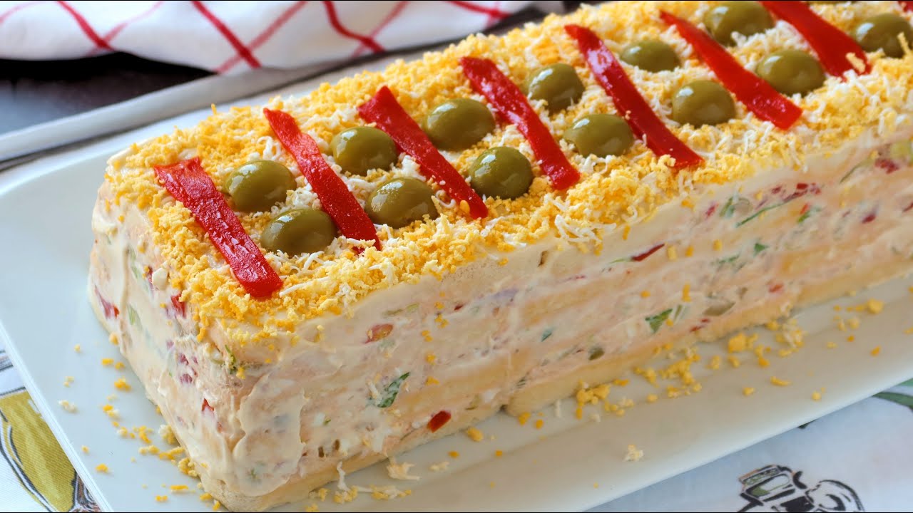 pastel de atun con pan de molde y salsa rosa