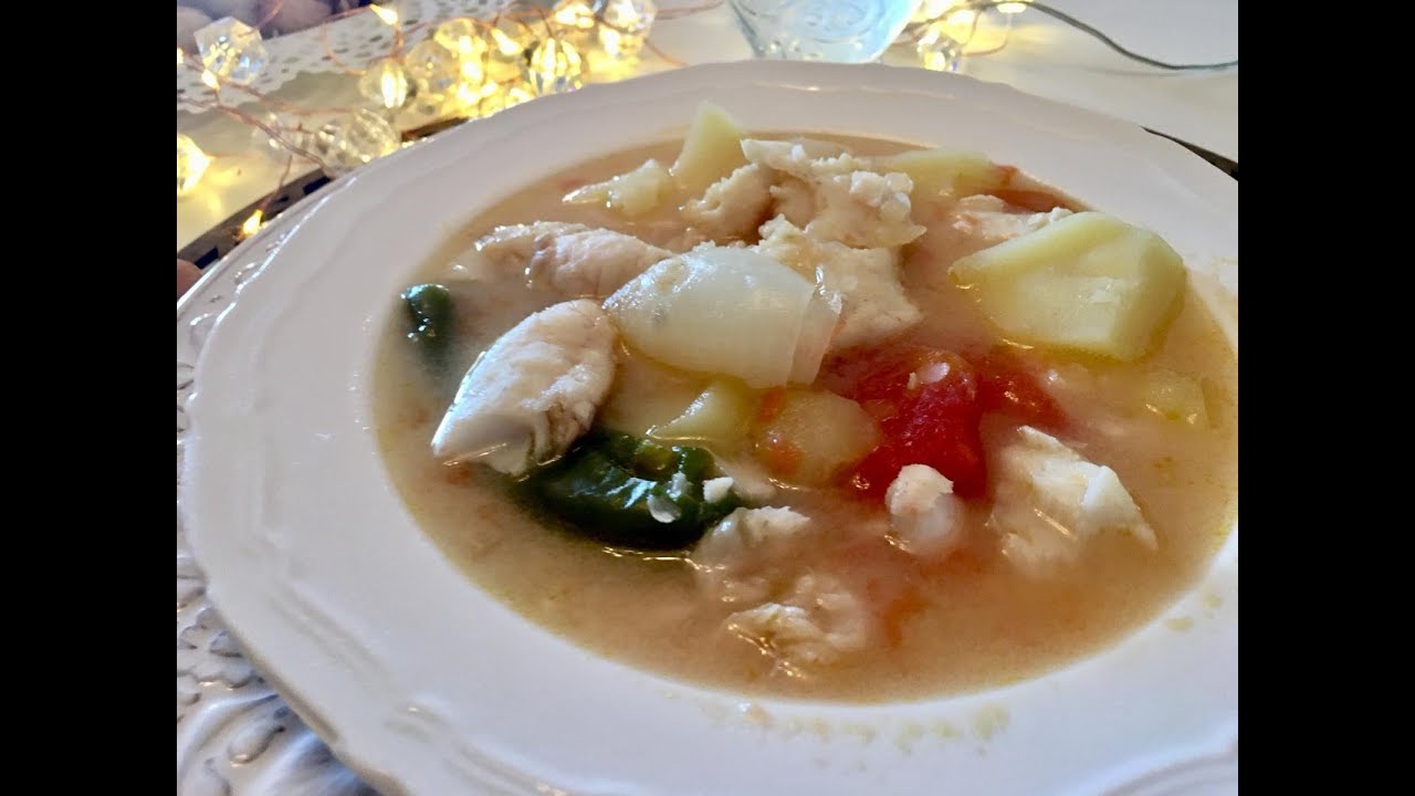 sopa de merluza en blanco