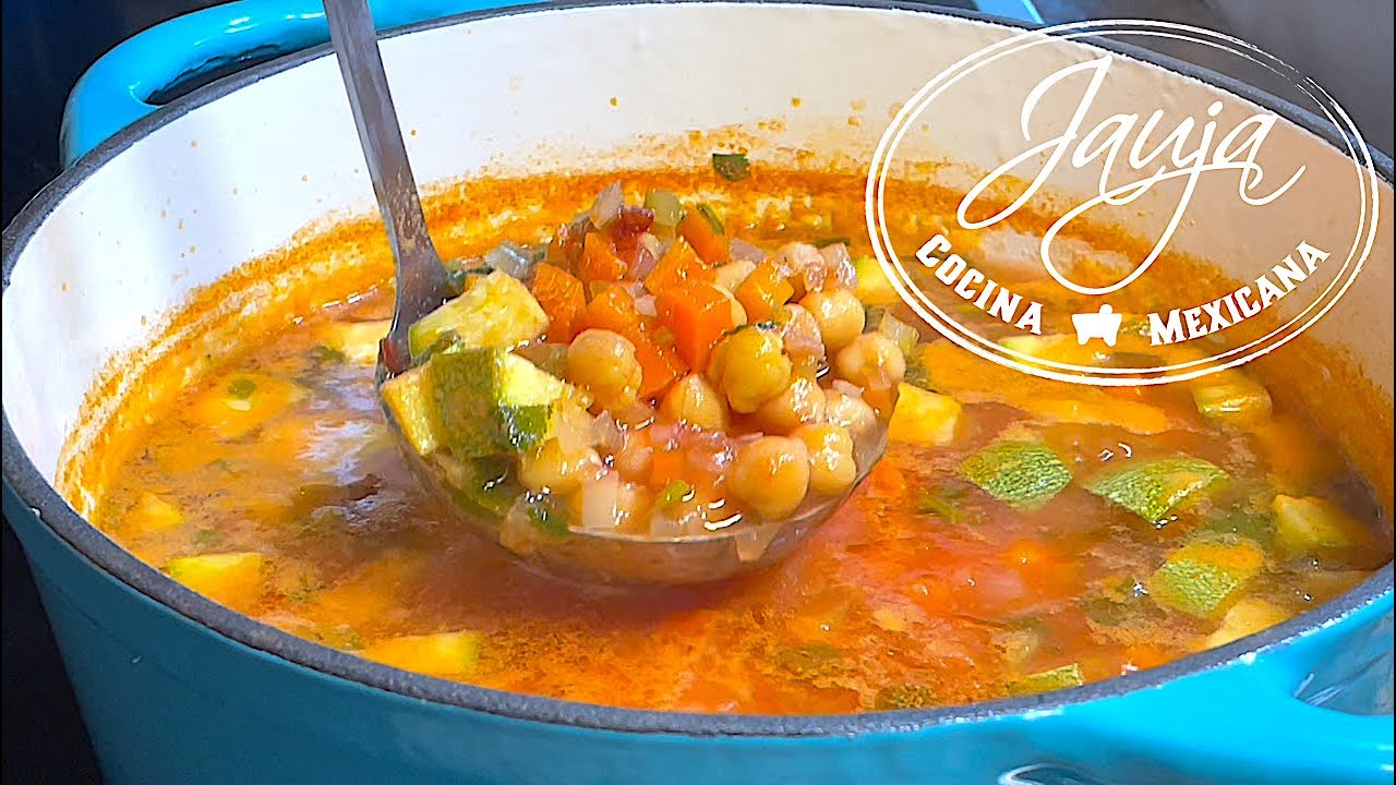 sopa de verduras con garbanzos