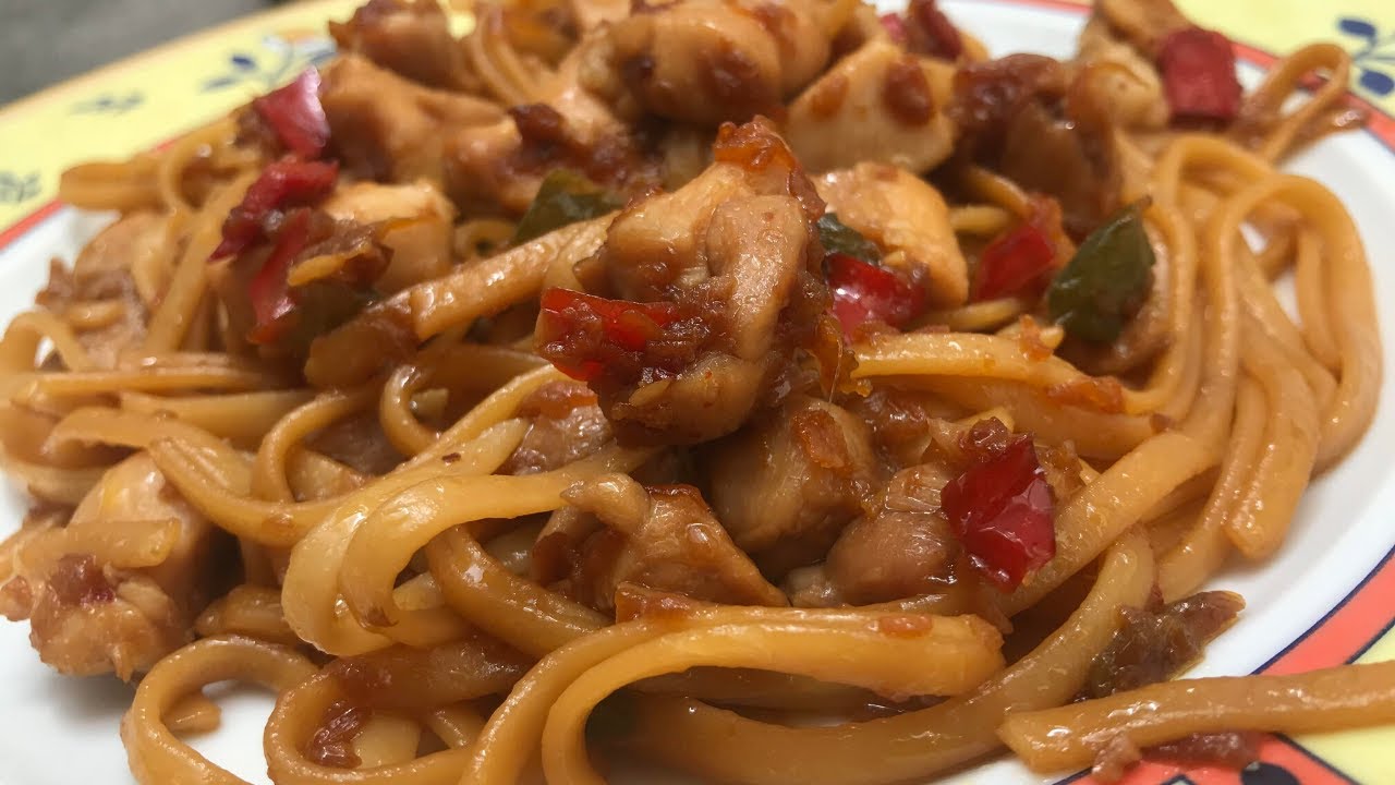 tallarines con pollo y soja