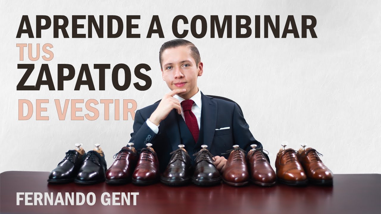 traje azul y zapatos marrones